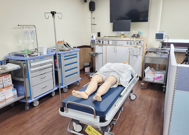 간호시뮬레이션 실습실 이미지